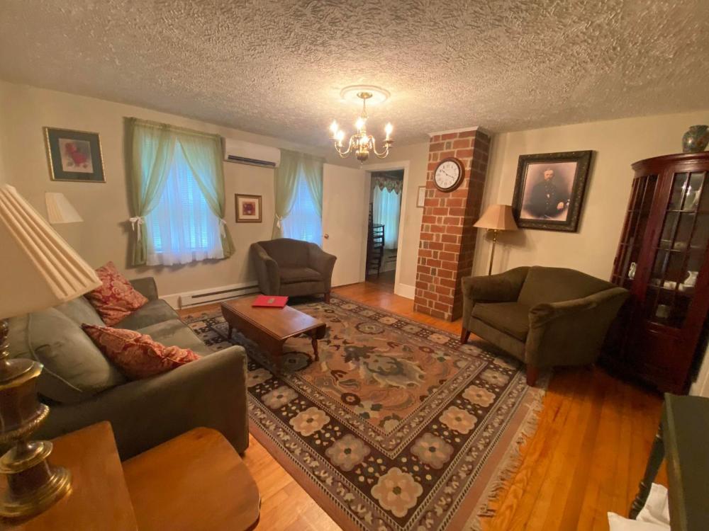 Hayes Guest House Room interior